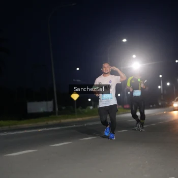 Runner Photo 1660688