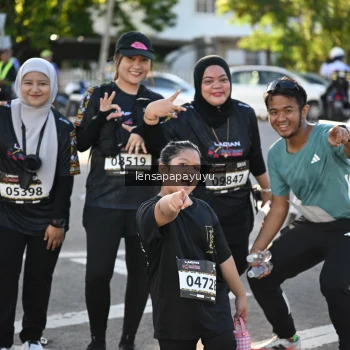 Runner Photo 1660874