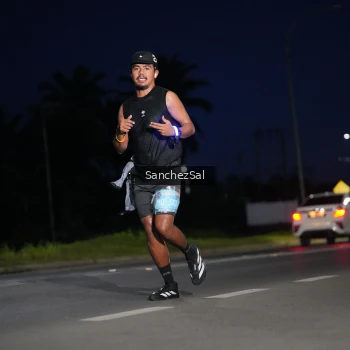 Runner Photo 1661003