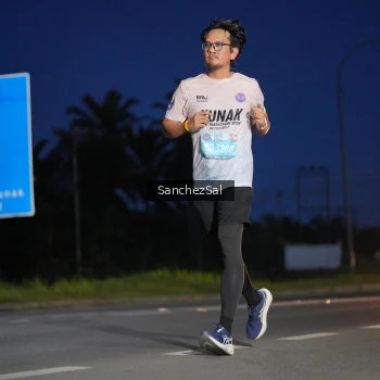 Runner Photo 1662095