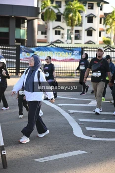 Runner Photo 1662678