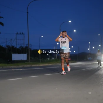 Runner Photo 1662743