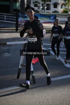Runner Photo 1662746