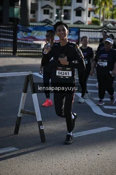 Runner Photo 1662748