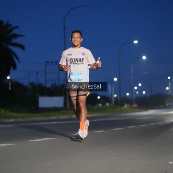 Runner Photo 1662792