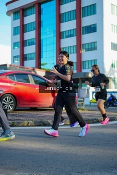 Runner Photo 1663188