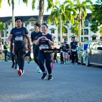 Runner Photo 1663578