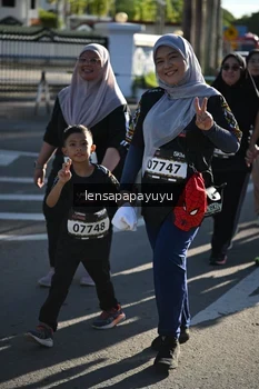 Runner Photo 1663614