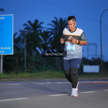 Runner Photo 1663843