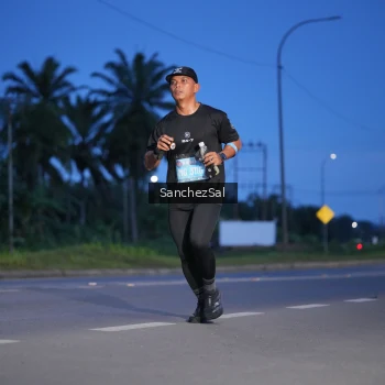 Runner Photo 1663921