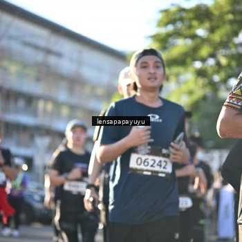 Runner Photo 1664604
