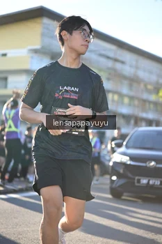 Runner Photo 1664681
