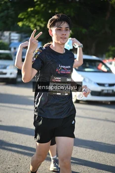 Runner Photo 1665150