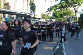 Runner Photo 1665242