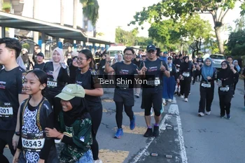 Runner Photo 1665468