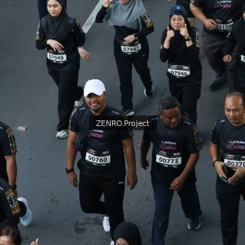 Runner Photo 1665498