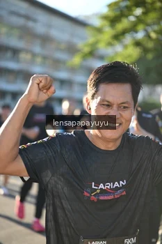 Runner Photo 1665634