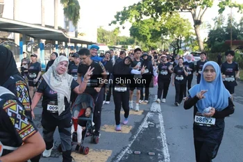 Runner Photo 1665718
