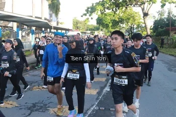 Runner Photo 1665854