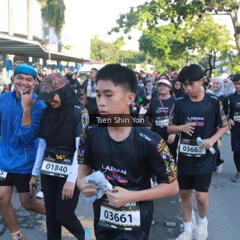 Runner Photo 1665872