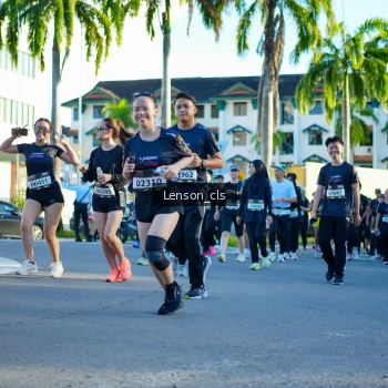 Runner Photo 1665936