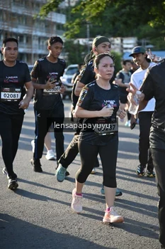 Runner Photo 1665983