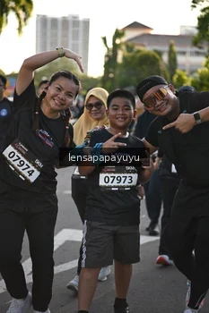 Runner Photo 1665999