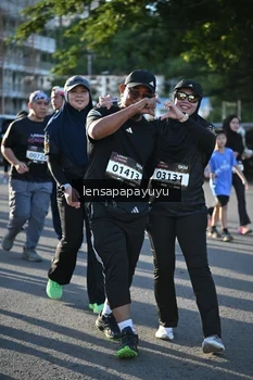 Runner Photo 1666071
