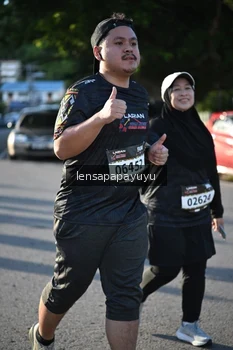 Runner Photo 1666453