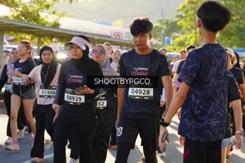 Runner Photo 1666576