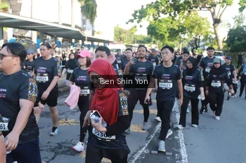 Runner Photo 1666623