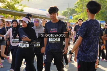 Runner Photo 1666624