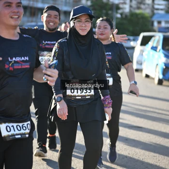 Runner Photo 1666646