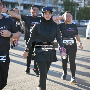 Runner Photo 1666654