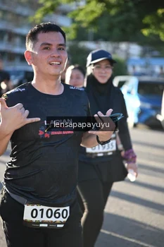 Runner Photo 1666660