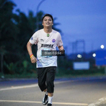Runner Photo 1666694