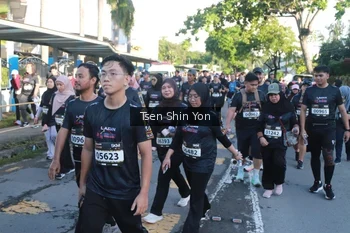 Runner Photo 1666703