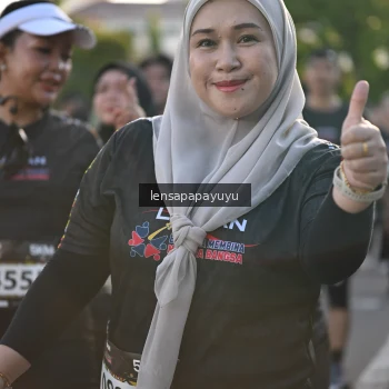 Runner Photo 1666707