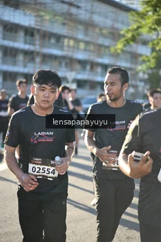 Runner Photo 1666924