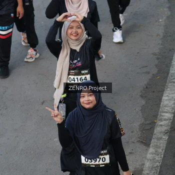Runner Photo 1667004