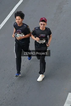 Runner Photo 1667168