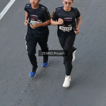 Runner Photo 1667171