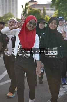 Runner Photo 1667341