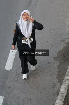Runner Photo 1667384