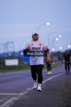Runner Photo 1667806