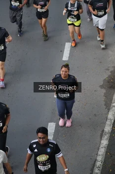 Runner Photo 1667932