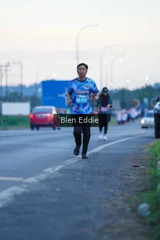 Runner Photo 1668676