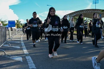 Runner Photo 1669630
