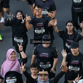 Runner Photo 1670024