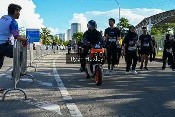 Runner Photo 1670525